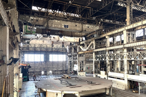 (工場内、天井クレーン・出荷間口)